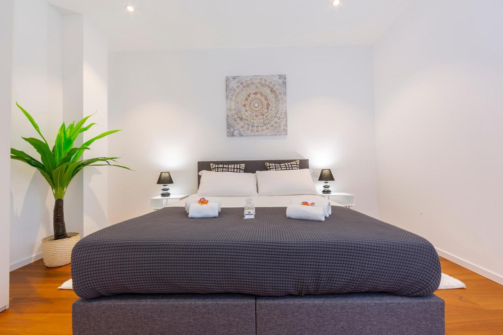 Of - Happy Apartment *